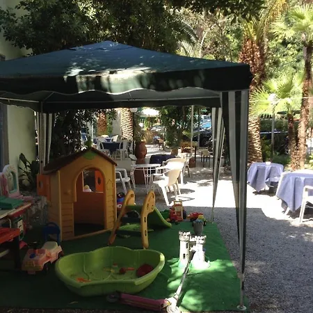 Arco Del Sole ホテル ラヴァーニャ