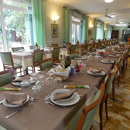 ホテル Arco Del Sole 3*