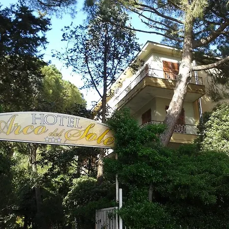 Hotel Arco Del Sole 3*